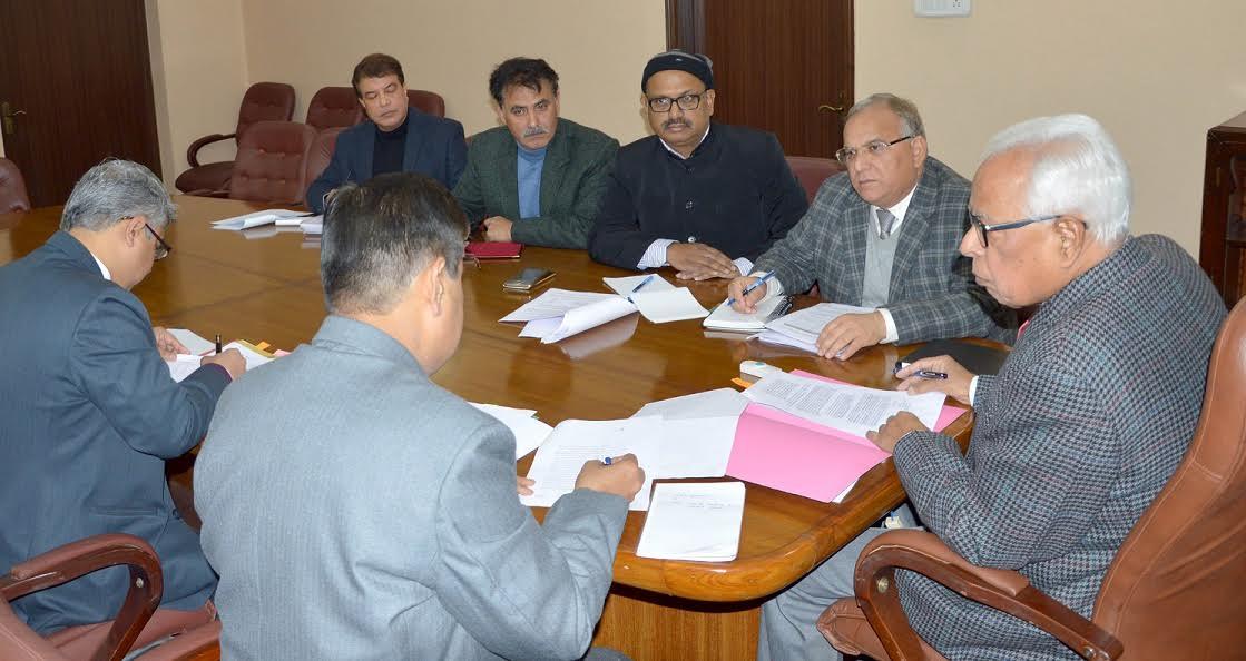 Governor chairs Security Review Meeting
